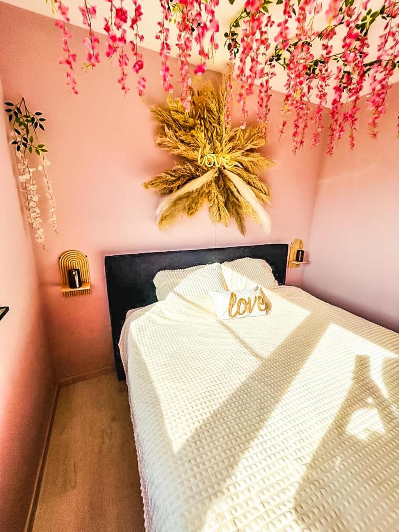 O Privatif - Luxury - Jacuzzi-sauna-netflix-fishspa-serviettes-peignoirs-sandales-cafe Villa